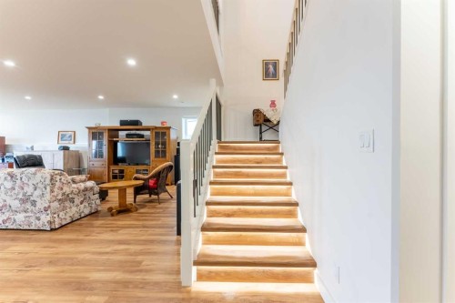 202 Lake Drive, Coalhurst, AB - Indoor Photo Showing Other Room