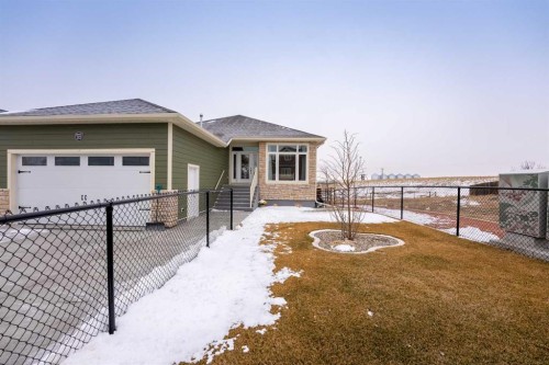 202 Lake Drive, Coalhurst, AB - Outdoor