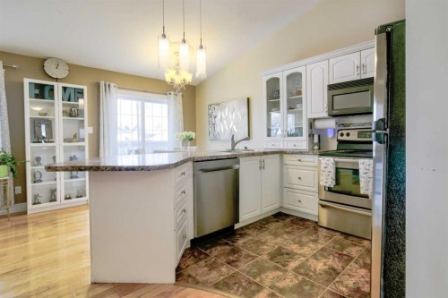 65 Ermineview Way North, Lethbridge, AB - Indoor Photo Showing Kitchen With Upgraded Kitchen