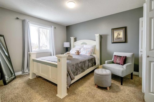 65 Ermineview Way North, Lethbridge, AB - Indoor Photo Showing Bedroom