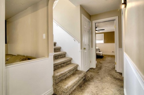 65 Ermineview Way North, Lethbridge, AB - Indoor Photo Showing Other Room