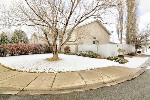 65 Ermineview Way North, Lethbridge, AB - Outdoor