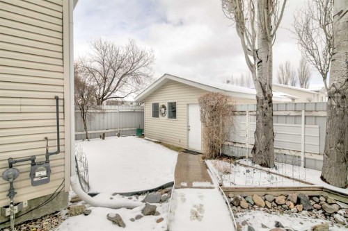 65 Ermineview Way North, Lethbridge, AB - Outdoor