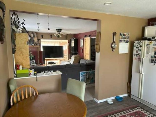 6001 16 Avenue, Coleman, AB - Indoor Photo Showing Dining Room