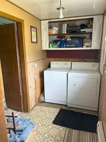 6001 16 Avenue, Coleman, AB - Indoor Photo Showing Laundry Room