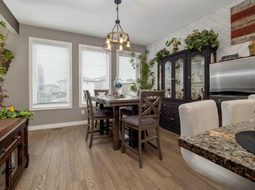 527 Moonlight Lane West, Lethbridge, AB - Indoor Photo Showing Dining Room