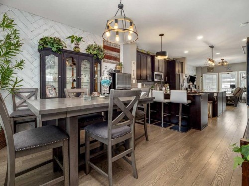 527 Moonlight Lane West, Lethbridge, AB - Indoor Photo Showing Dining Room