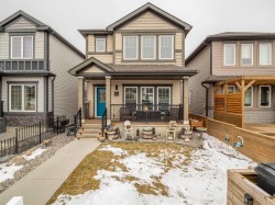 527 Moonlight Lane WEST Lethbridge, AB T1J 5K1