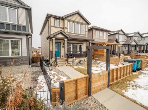 527 Moonlight Lane West, Lethbridge, AB - Outdoor