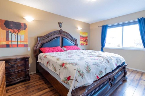 73 Heritage Circle West, Lethbridge, AB - Indoor Photo Showing Bedroom