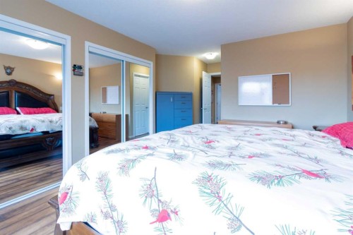 73 Heritage Circle West, Lethbridge, AB - Indoor Photo Showing Bedroom