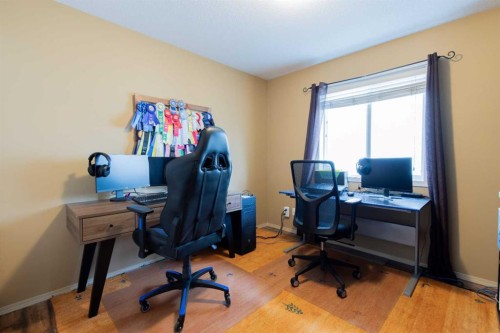 73 Heritage Circle West, Lethbridge, AB - Indoor Photo Showing Office