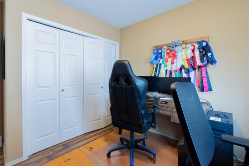 73 Heritage Circle West, Lethbridge, AB - Indoor Photo Showing Office