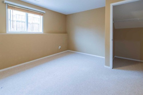 73 Heritage Circle West, Lethbridge, AB - Indoor Photo Showing Other Room