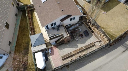 73 Heritage Circle West, Lethbridge, AB - Outdoor