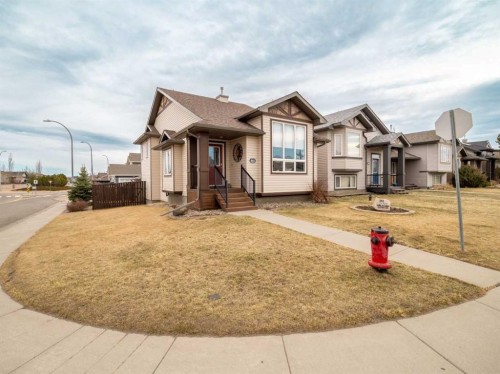 202 Keystone Lane WEST Lethbridge, AB T1J 2R2