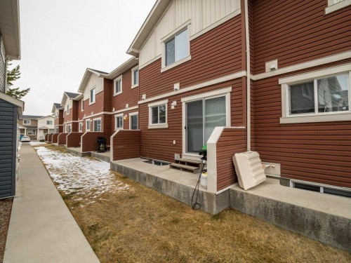 2-221 Silkstone Road West, Lethbridge, AB - Outdoor