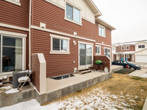 2-221 Silkstone Road West, Lethbridge, AB - Outdoor