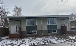309 28 Street SOUTH Lethbridge, AB T1J 3S7