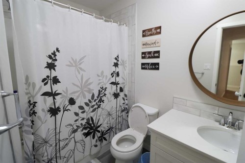138 Prairie Gold, Taber, AB - Indoor Photo Showing Bathroom