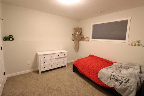 138 Prairie Gold, Taber, AB - Indoor Photo Showing Bedroom