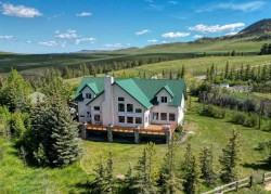 8416 RGE RD 1-3  Rural Pincher Creek No. 9, M.D. Of, AB T0K 0P0