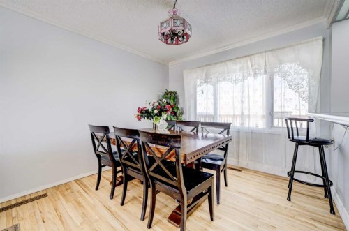 109 Argyle Street, Granum, AB - Indoor Photo Showing Dining Room