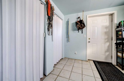 109 Argyle Street, Granum, AB - Indoor Photo Showing Other Room