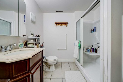 109 Argyle Street, Granum, AB - Indoor Photo Showing Bathroom