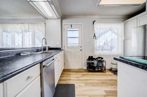 109 Argyle Street, Granum, AB - Indoor Photo Showing Kitchen