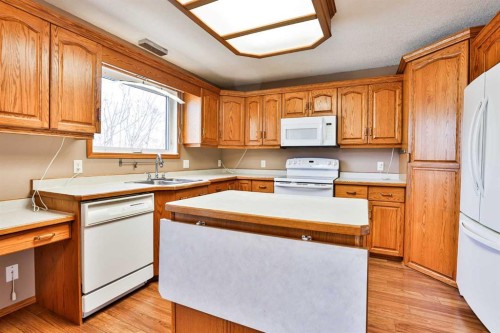1012 24 Avenue, Coaldale, AB - Indoor Photo Showing Kitchen