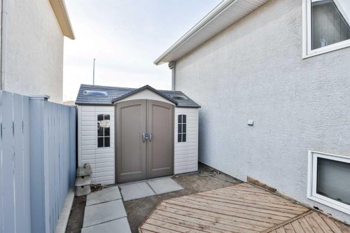 1012 24 Avenue, Coaldale, AB - Outdoor With Exterior