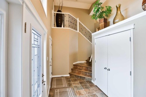 92 Heritage Circle West, Lethbridge, AB - Indoor Photo Showing Other Room