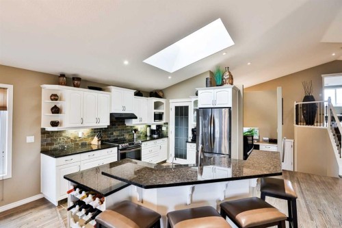 92 Heritage Circle West, Lethbridge, AB - Indoor