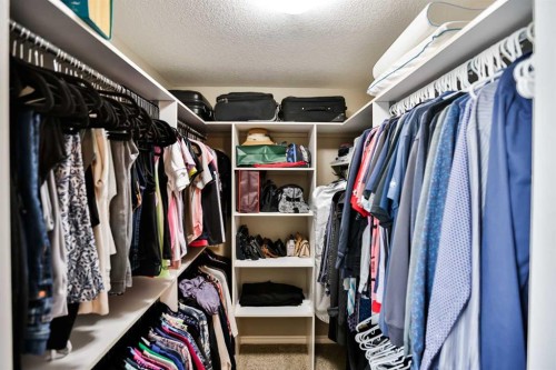 92 Heritage Circle West, Lethbridge, AB - Indoor With Storage