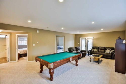 92 Heritage Circle West, Lethbridge, AB - Indoor Photo Showing Other Room