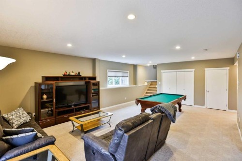 92 Heritage Circle West, Lethbridge, AB - Indoor Photo Showing Other Room