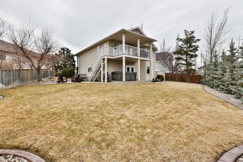 92 Heritage Circle West, Lethbridge, AB - Outdoor