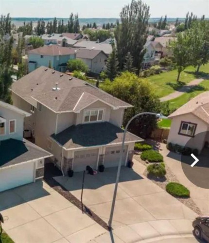 92 Heritage Circle West, Lethbridge, AB - Outdoor