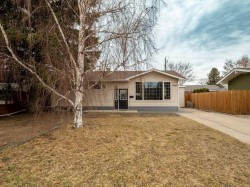 1046 Lakeview Drive SOUTH Lethbridge, AB T1K 3E8