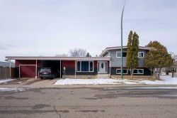 2 Honeysuckle Road NORTH Lethbridge, AB T1H 4J9