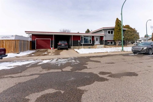 2 Honeysuckle Road North, Lethbridge, AB - Outdoor