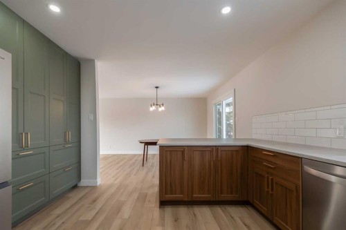 86 Carleton Place West, Lethbridge, AB - Indoor Photo Showing Other Room