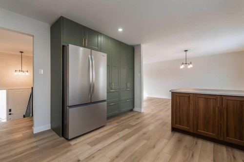 86 Carleton Place West, Lethbridge, AB - Indoor