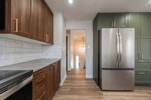 86 Carleton Place West, Lethbridge, AB - Indoor Photo Showing Kitchen With Stainless Steel Kitchen