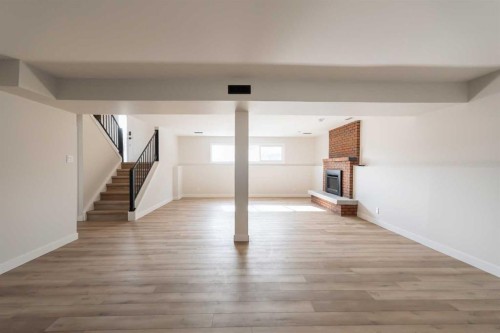 86 Carleton Place West, Lethbridge, AB - Indoor Photo Showing Other Room