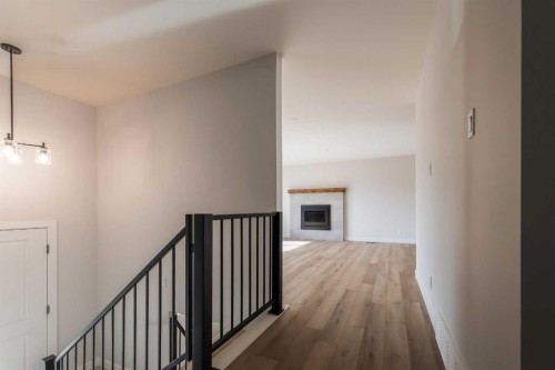 86 Carleton Place West, Lethbridge, AB - Indoor Photo Showing Other Room