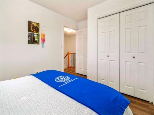 244 Kodiak Boulevard North, Lethbridge, AB - Indoor Photo Showing Bedroom