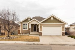 12 Cougar Cove NORTH Lethbridge, AB T1H 6H2