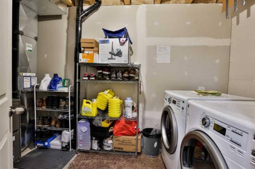 227 Lynx Road North, Lethbridge, AB - Indoor Photo Showing Laundry Room